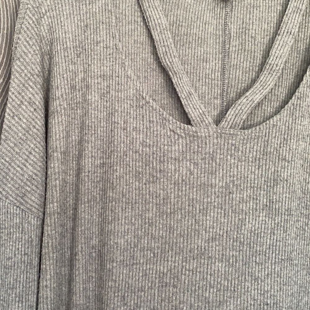 Express Grey Ribbed Long Sleeve - Picture 2 of 4